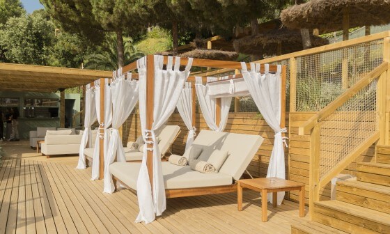 Camas balinesas | Beach Club Cala Gogo Camas balinesas | Beach Club Cala Gogo