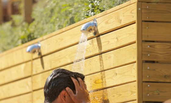 Duchas | Servicios - Beach Club Cala Gogo