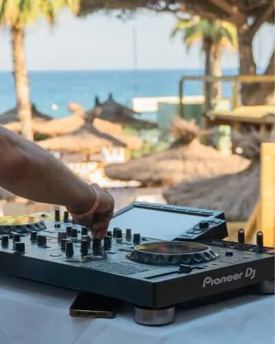 Tardeos | Beach Club Cala Gogo